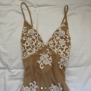 Elegant lace maxi dress